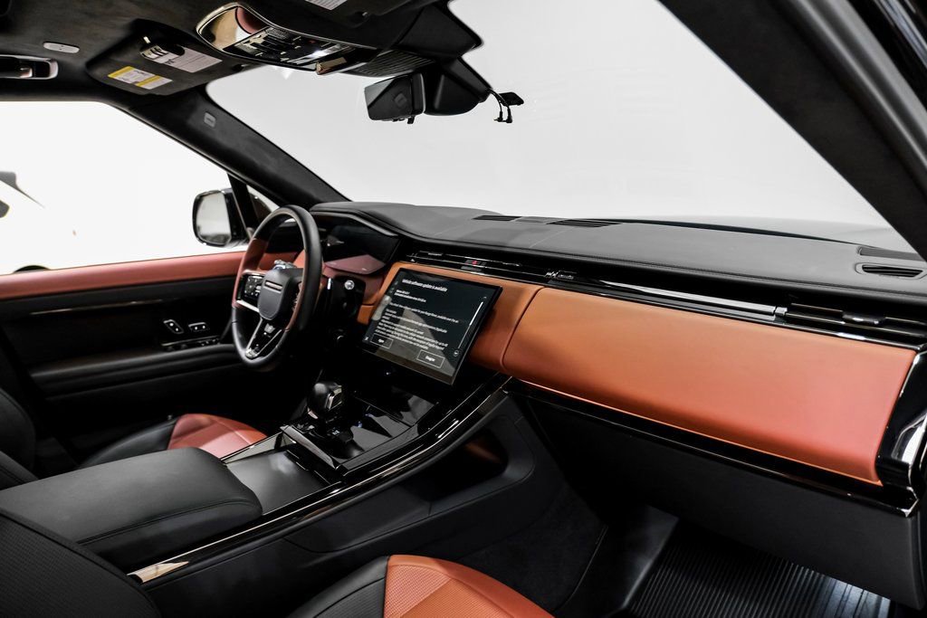 Used 2024 Land Rover Range Rover Sport image 10