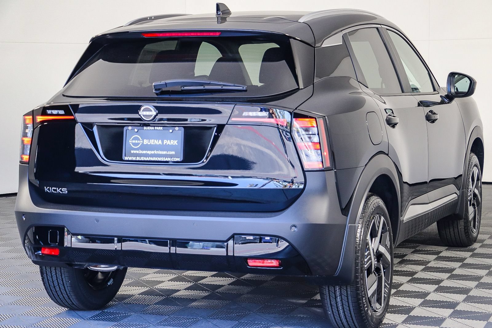 New 2026 Nissan Kicks SV w/ SV Premium Package FWD image 8
