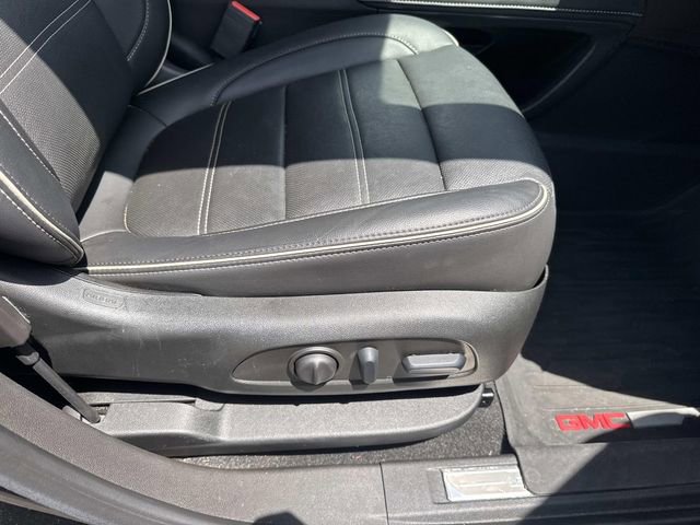 Used 2023 GMC Acadia Denali w/ Black Diamond Edition FWD image 16