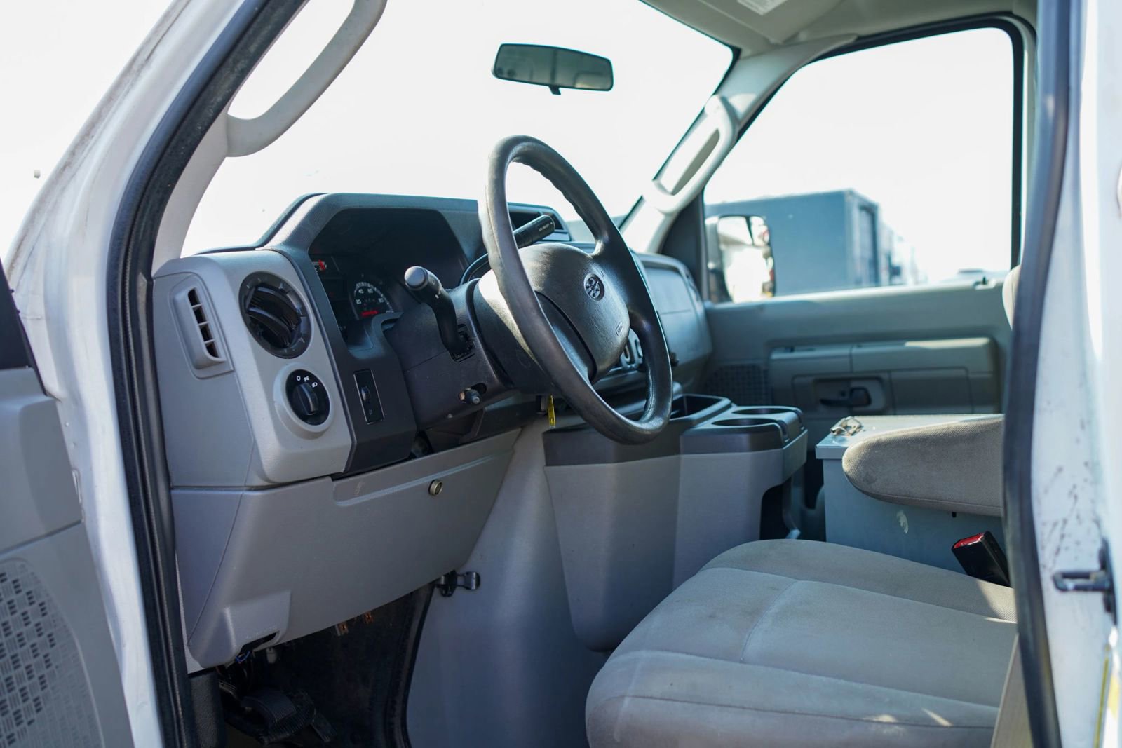 Used 2014 Ford E-250 and Econoline 250 w/ Power Group RWD image 12