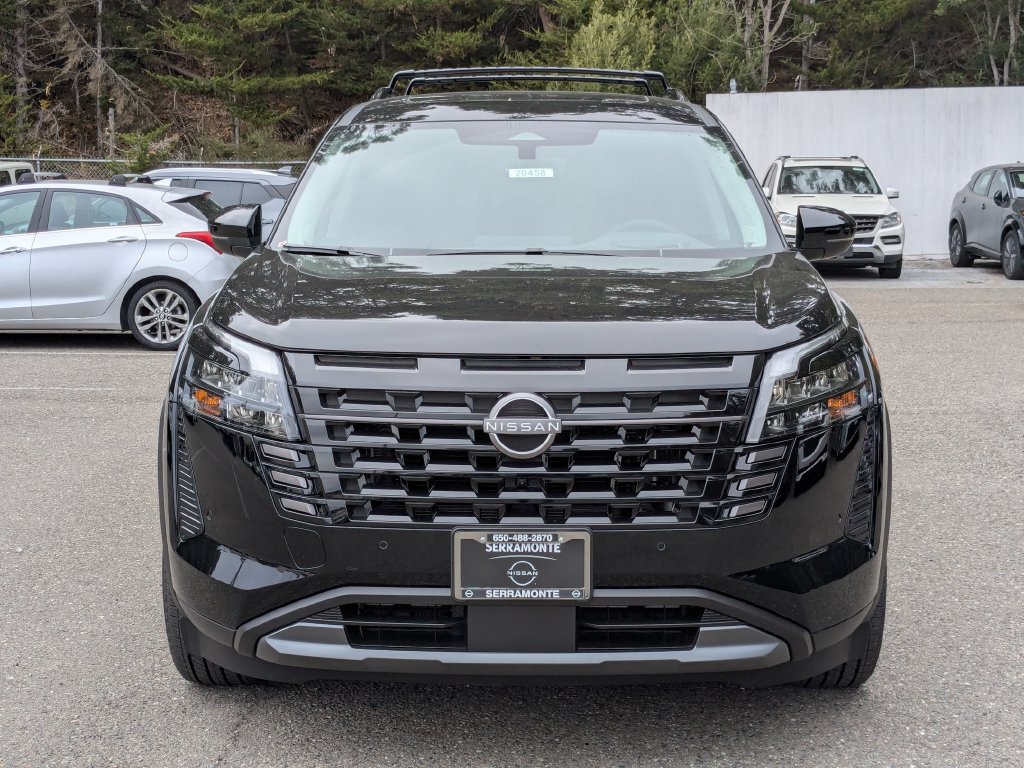 New 2026 Nissan Pathfinder Platinum w/ Accent Package AWD/4WD image 3