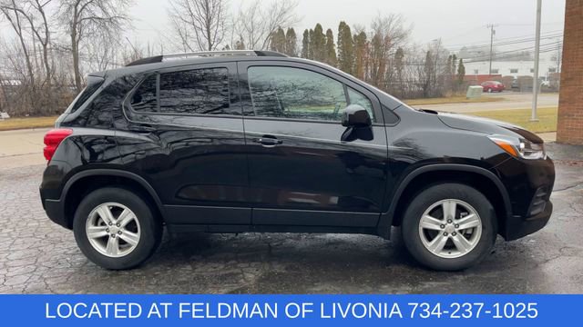 Certified 2022 Chevrolet Trax LT w/ LT Convenience Package image 9