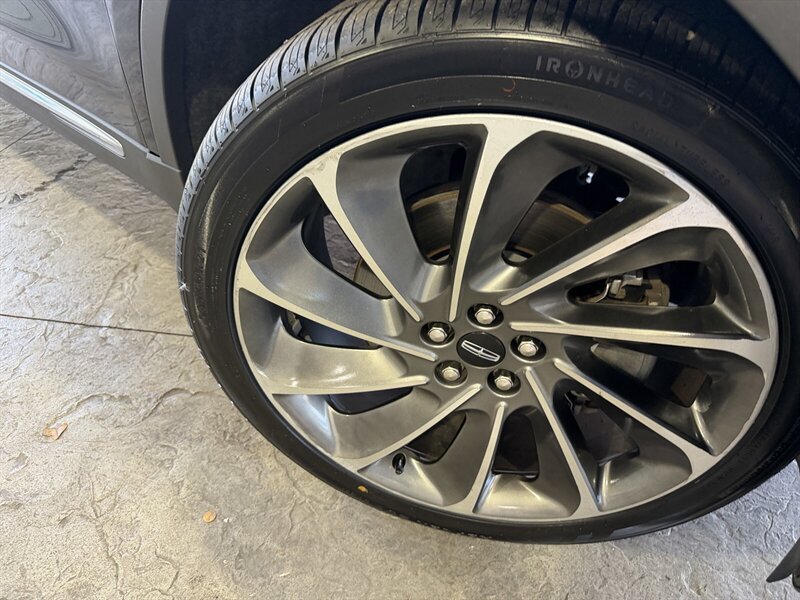 Used 2020 Lincoln Nautilus Reserve w/ Equipment Group 202A AWD/4WD image 11