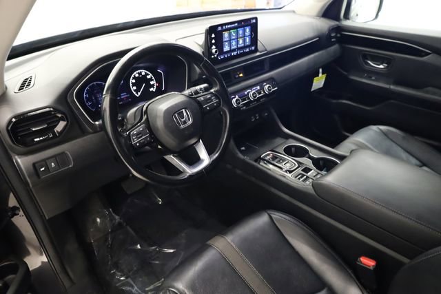 Used 2025 Honda Pilot EX-L image 12