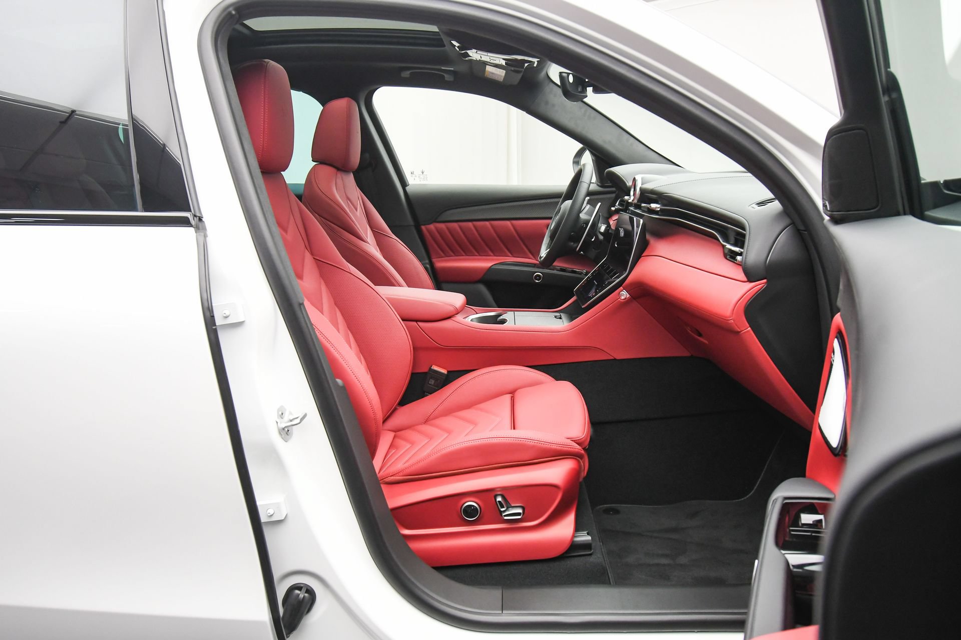 Used 2025 Maserati Grecale Modena AWD/4WD image 47