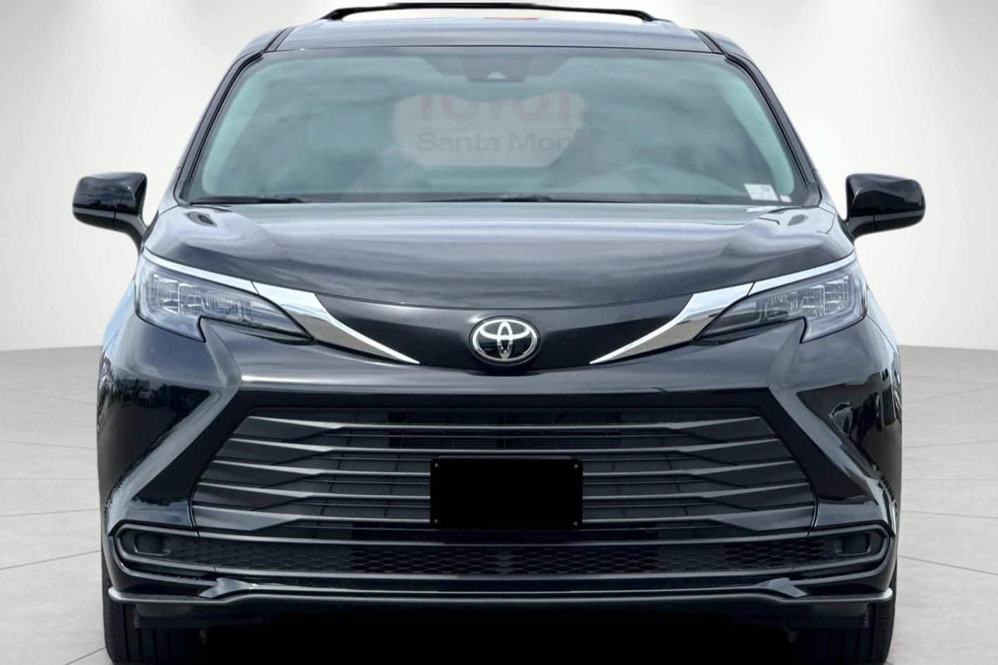 New 2026 Toyota Sienna LE FWD image 7