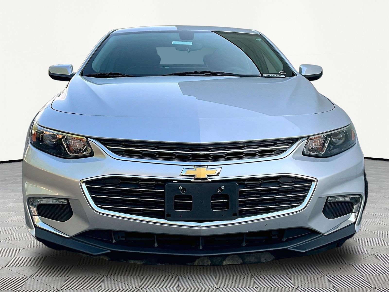 Used 2016 Chevrolet Malibu LT FWD image 2