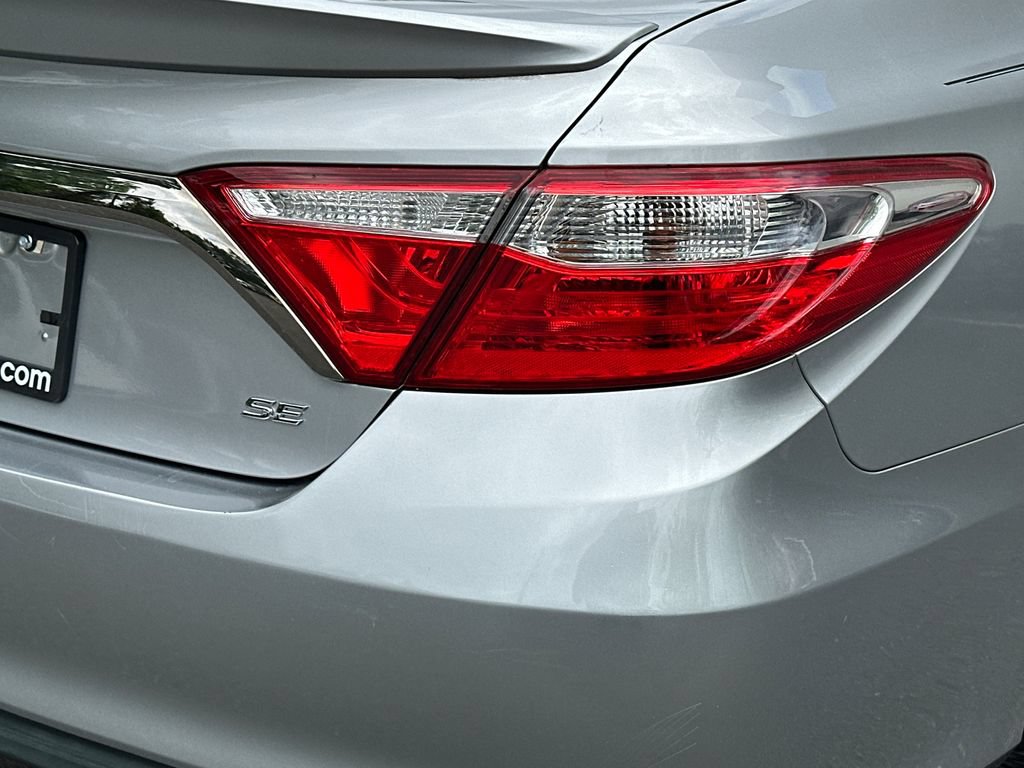 Used 2017 Toyota Camry SE FWD image 5