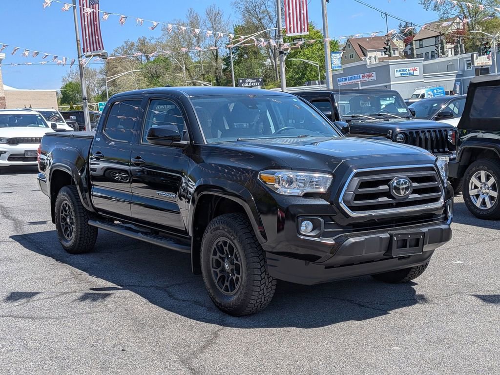 Used 2022 Toyota Tacoma SR5 AWD/4WD image 4