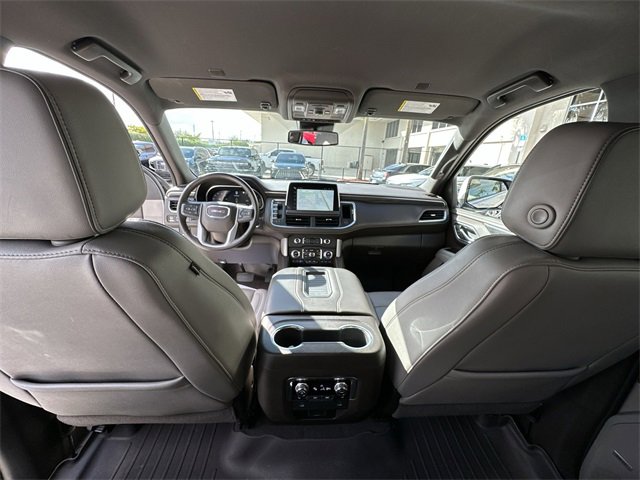 Used 2023 GMC Yukon SLT w/ SLT Luxury Package image 31