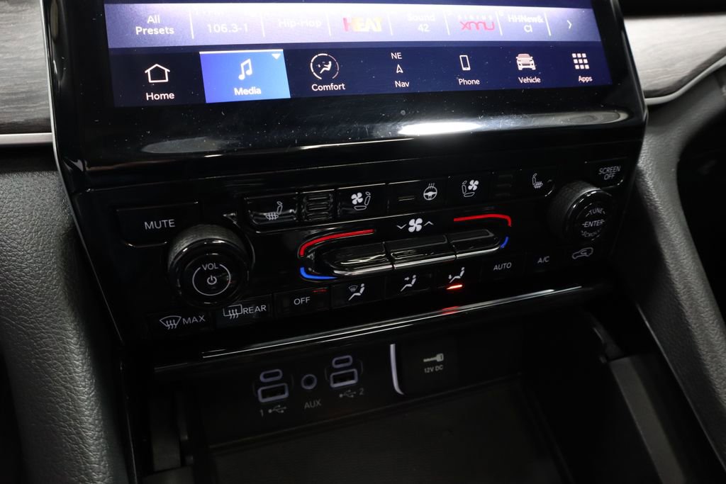 Used 2023 Jeep Grand Cherokee L Limited w/ Luxury Tech Group II image 33