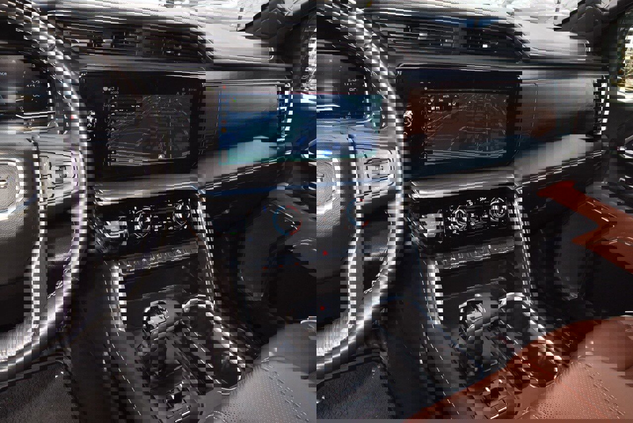 Used 2025 GMC Sierra 1500 Denali Ultimate image 26