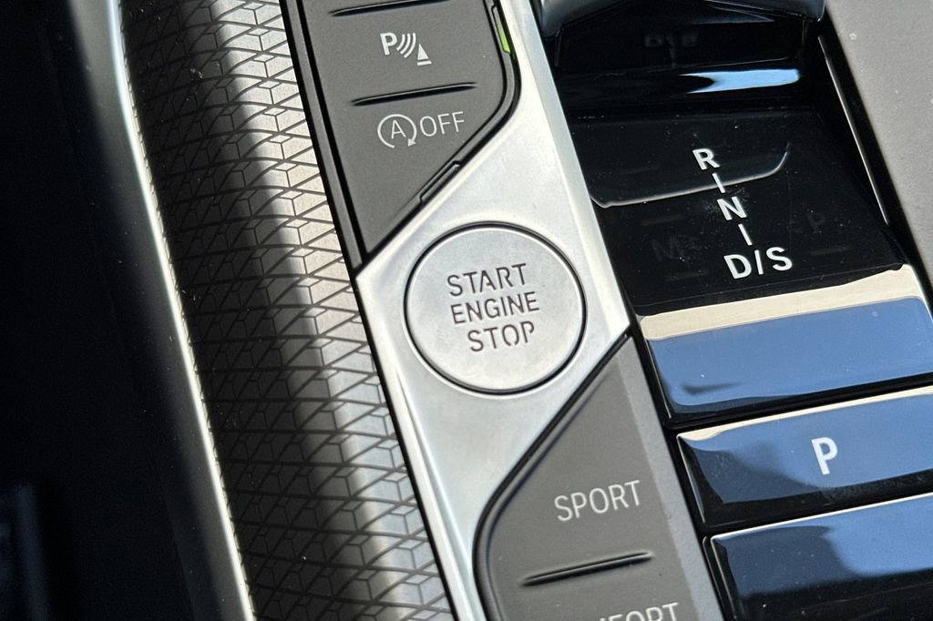 New 2026 BMW 440i xDrive Coupe w/ Parking Assistance Package image 25