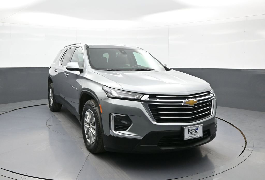 Used 2023 Chevrolet Traverse LT AWD/4WD image 3