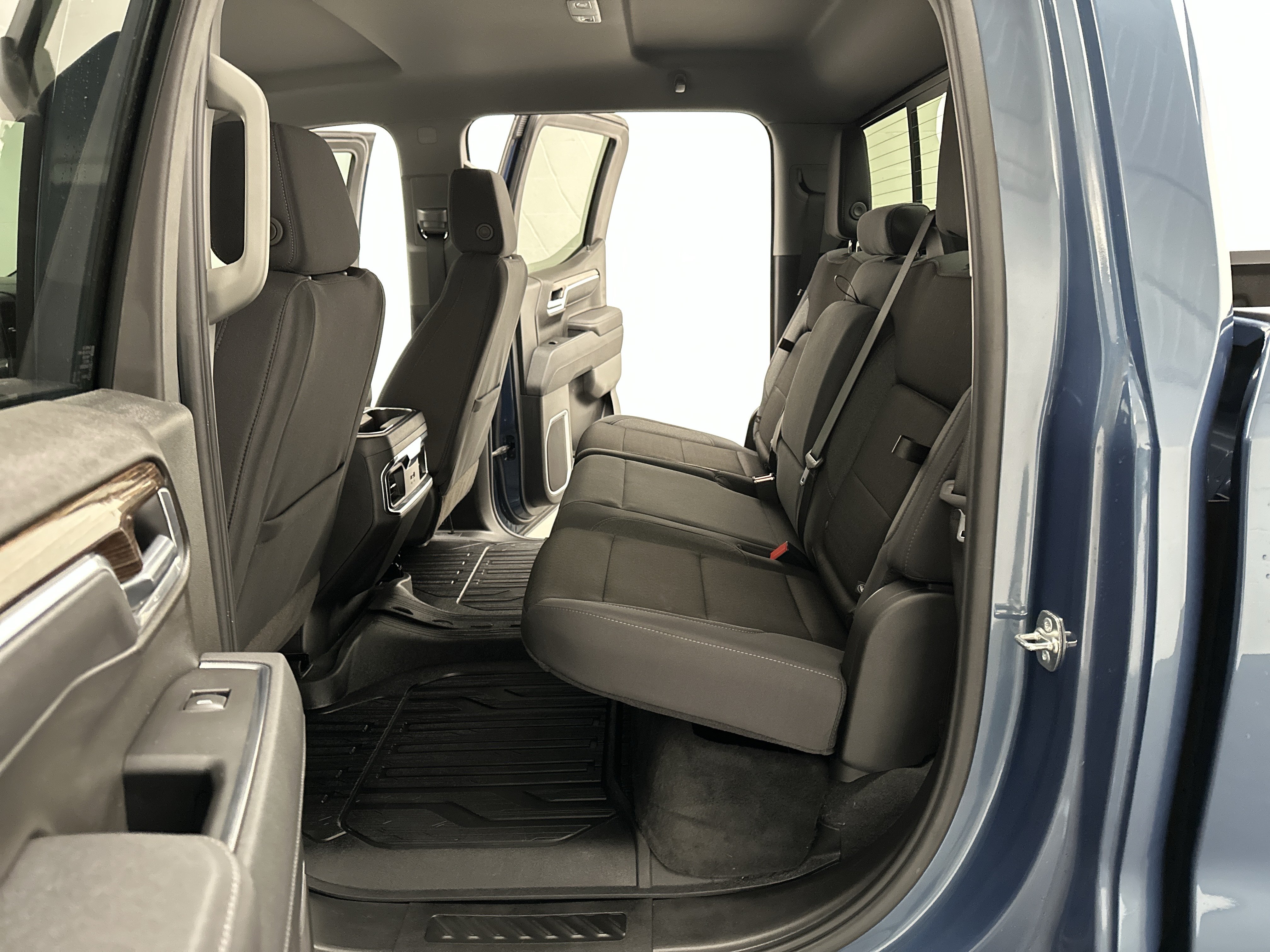 Used 2026 GMC Sierra 1500 Elevation w/ LPO, Elevation Black Package AWD/4WD image 23