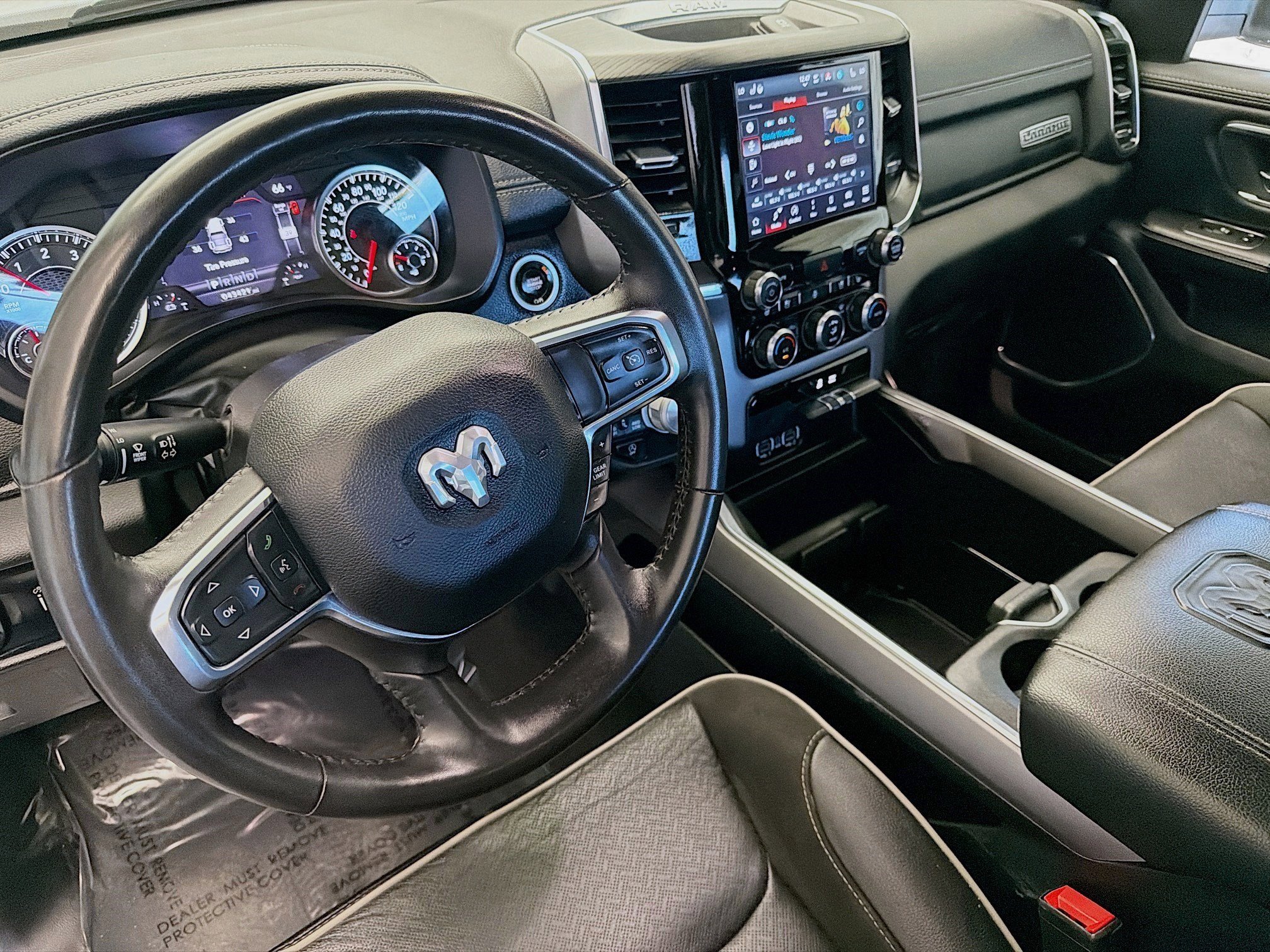Used 2024 RAM 1500 Laramie AWD/4WD image 7
