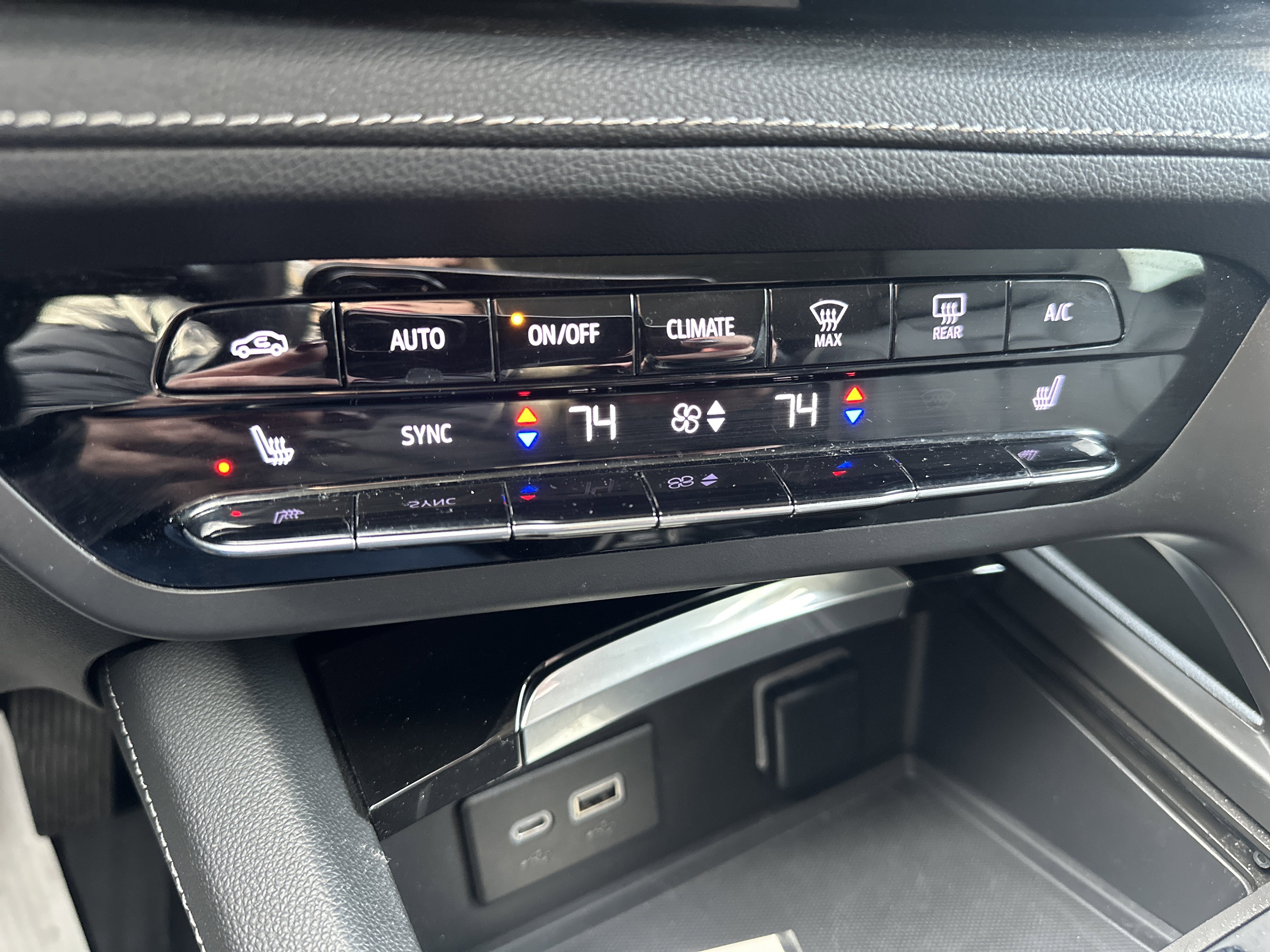 Used 2021 Buick Envision Essence image 28