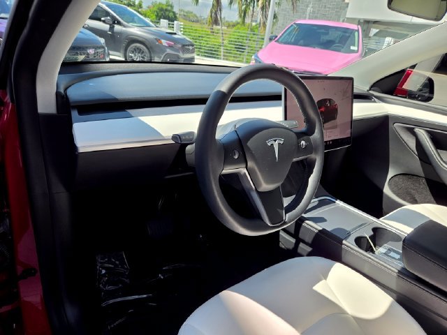 Used 2022 Tesla Model Y Long Range AWD/4WD image 26