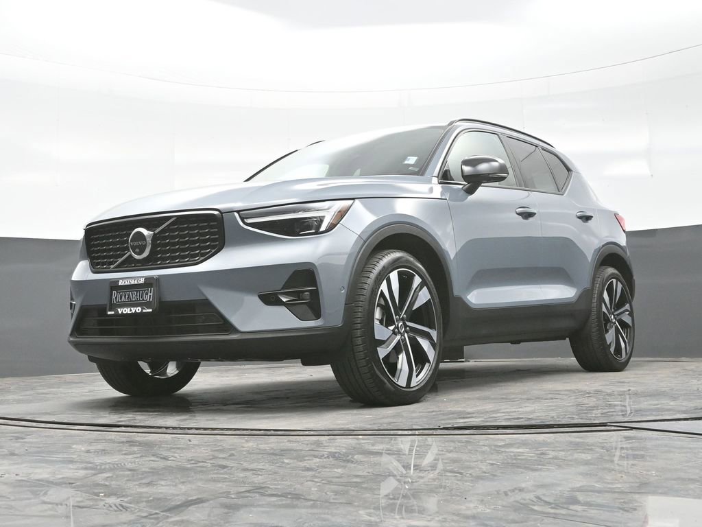 Used 2023 Volvo XC40 B5 Ultimate w/ Protection Package Premier image 25