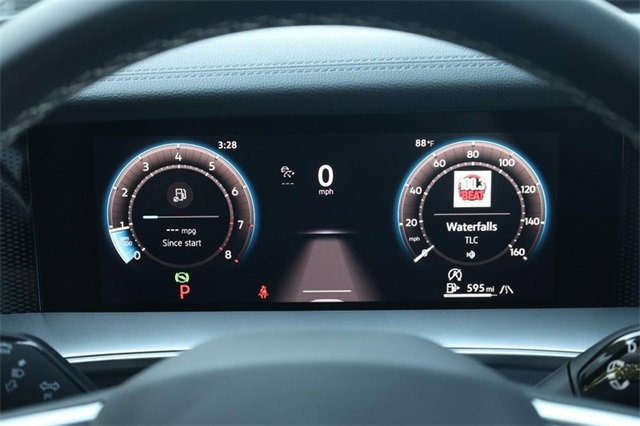 New 2025 Volkswagen Tiguan SE image 12