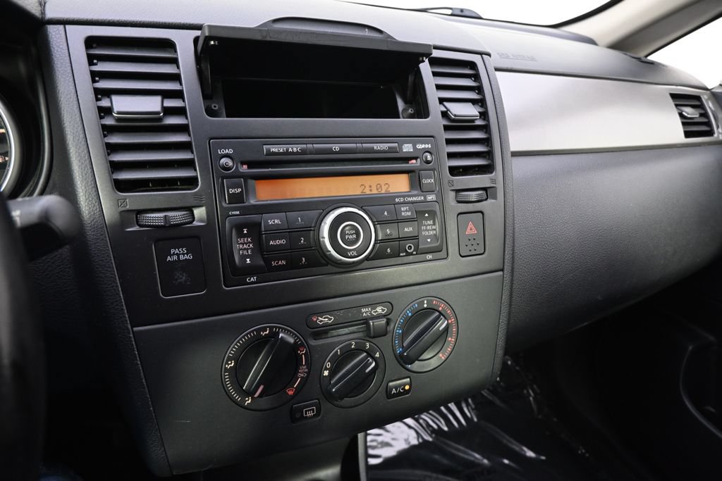Used 2008 Nissan Versa Hatchback w/ Convenience Pkg FWD image 25