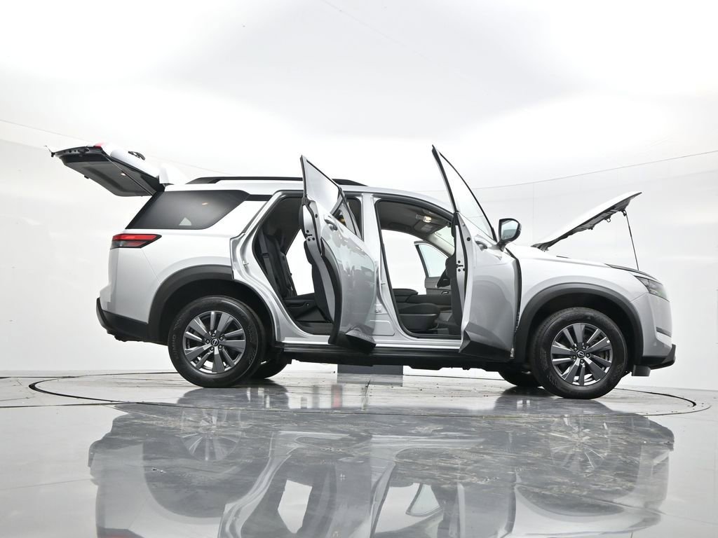 Used 2024 Nissan Pathfinder SV AWD/4WD image 59