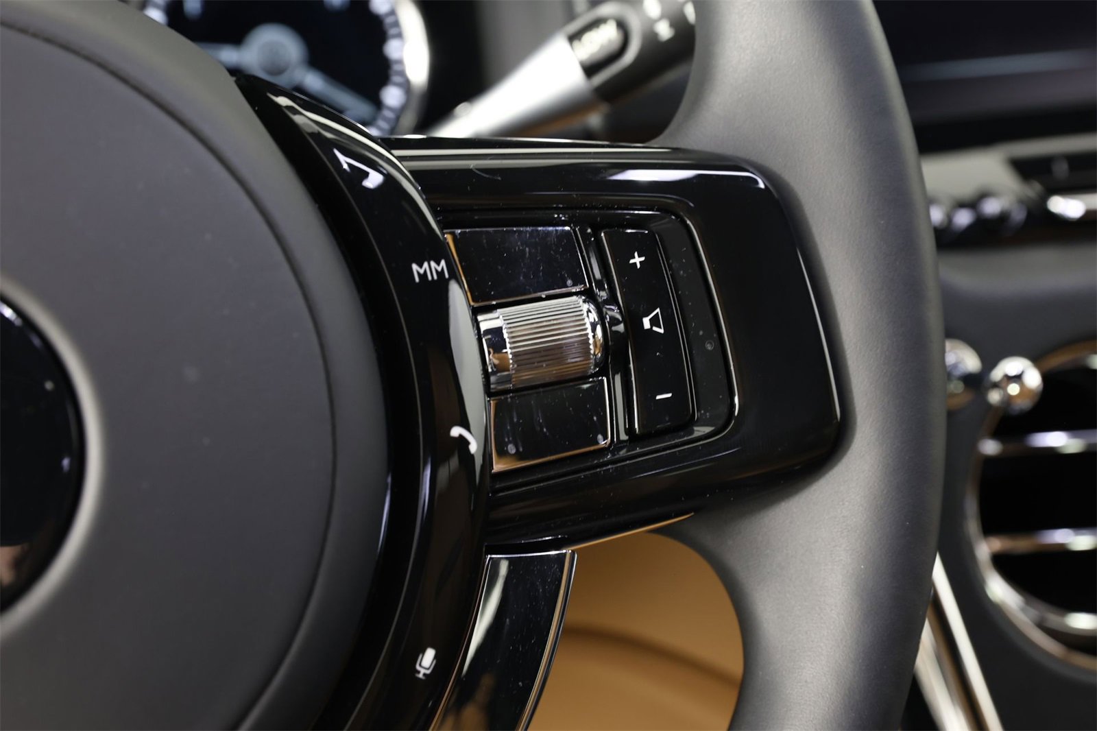 Certified 2024 Rolls-Royce Cullinan image 15