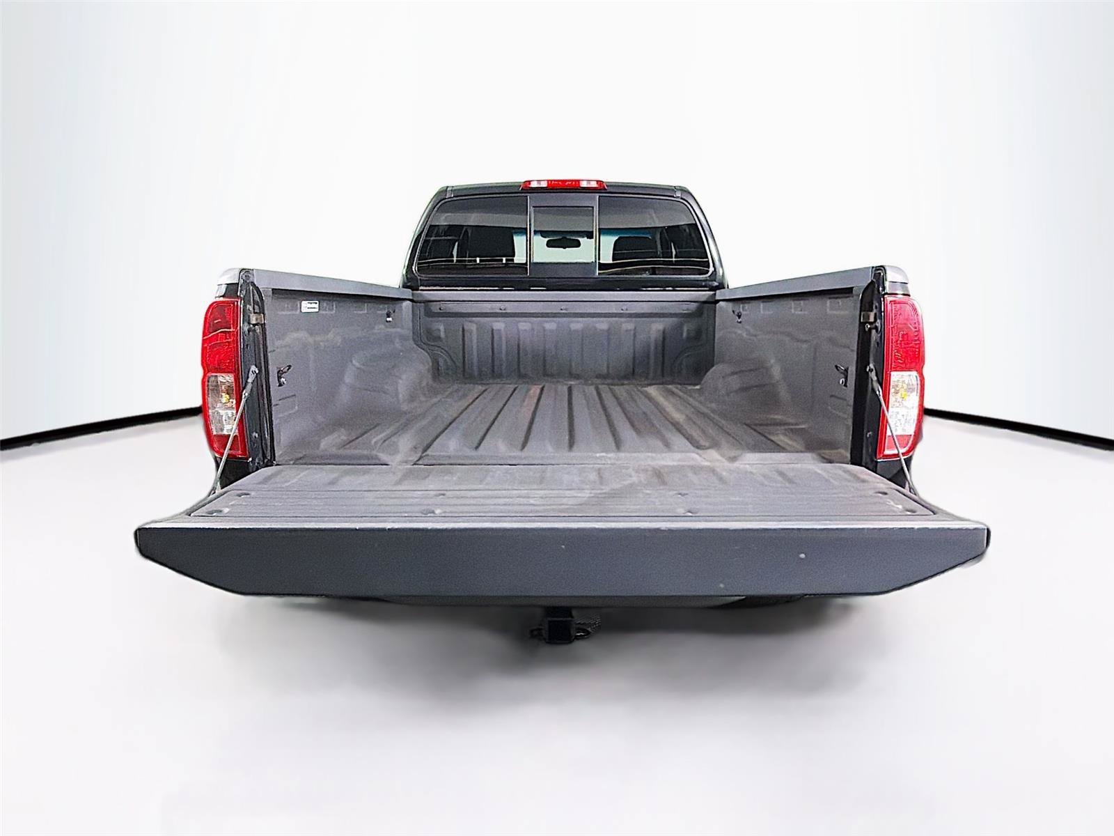 Used 2015 Nissan Frontier SV AWD/4WD image 14