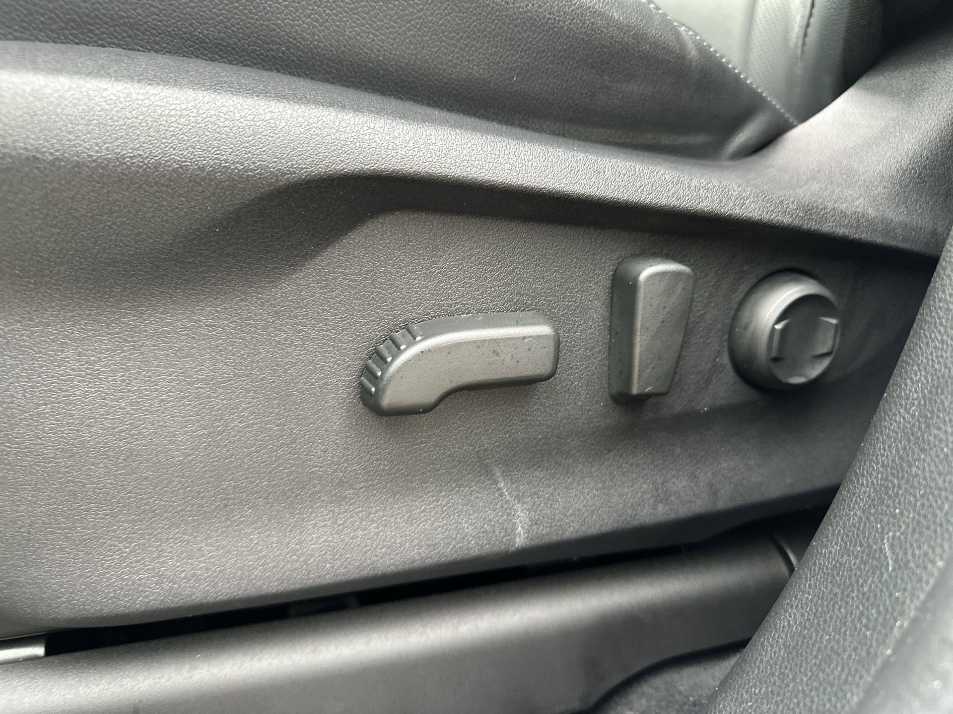 Used 2022 Subaru Ascent Limited w/ Technology Package image 14