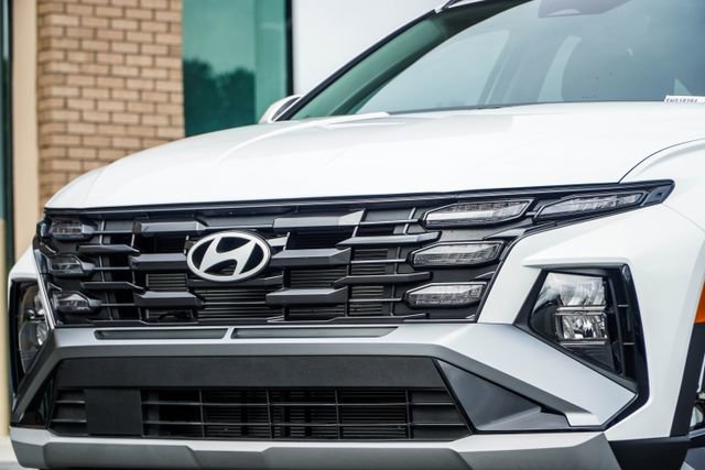 Used 2025 Hyundai Tucson SEL FWD image 2