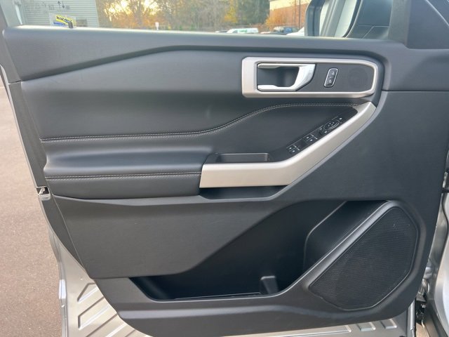 Used 2023 Ford Explorer XLT w/ Equipment Group 202A image 22