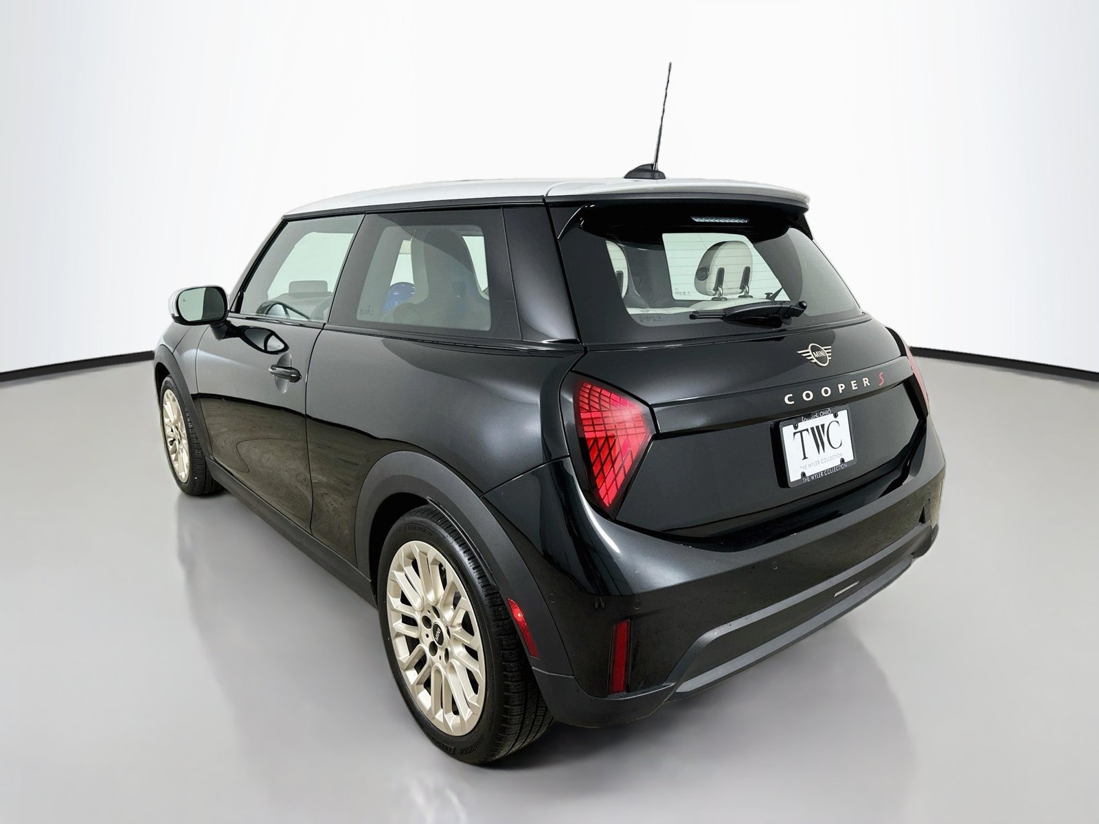 Certified 2026 MINI Cooper S FWD image 7