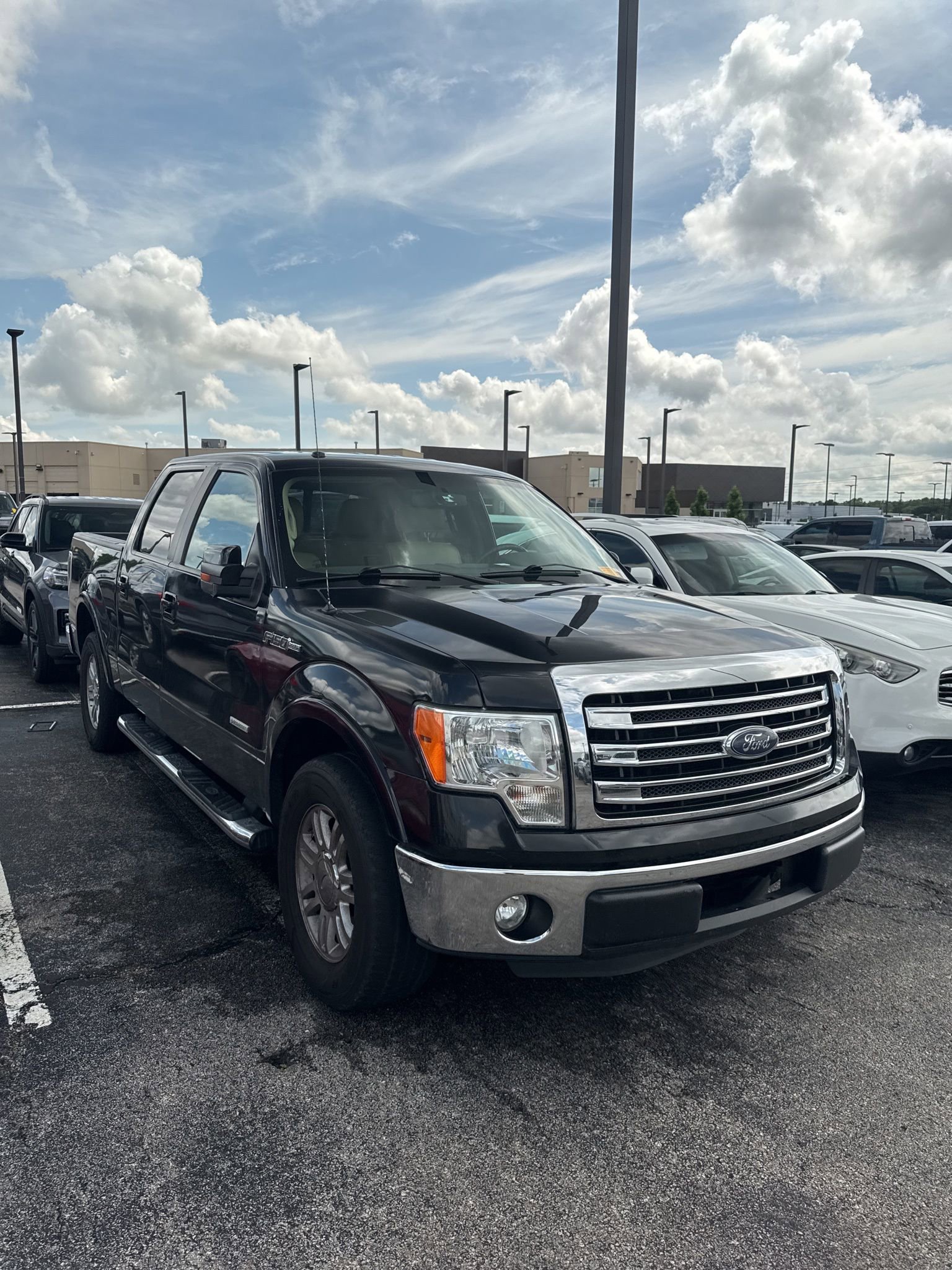 Used 2013 Ford F150 Lariat w/ Mid Equipment Group RWD image 2