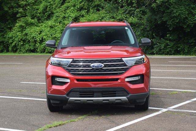 Used 2023 Ford Explorer XLT w/ Equipment Group 202A AWD/4WD image 21