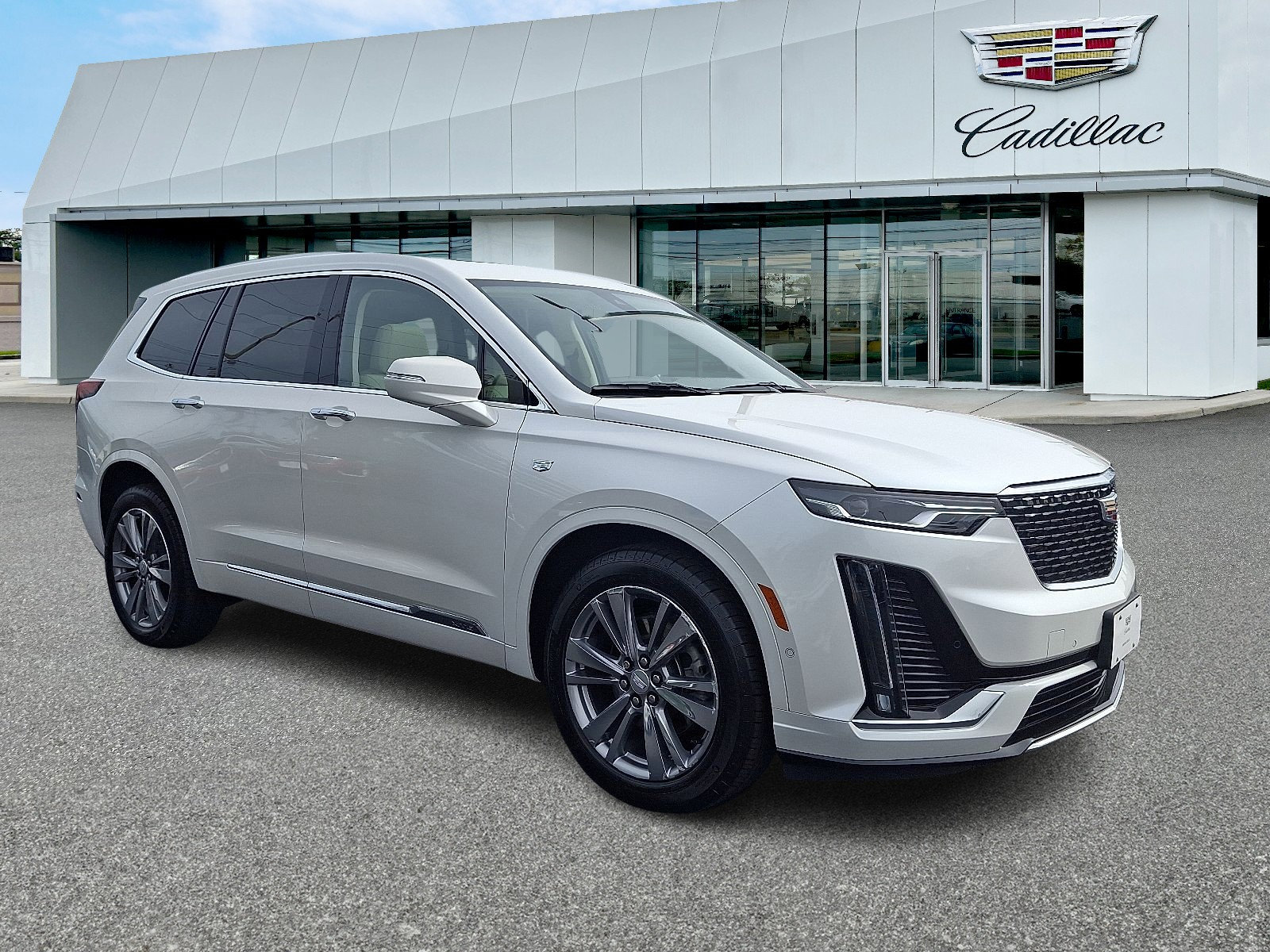 Certified 2023 Cadillac XT6 Premium Luxury w/ Technology Package image 7