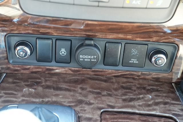 Used 2017 Nissan Armada Platinum w/ Captain Seat Package RWD image 40