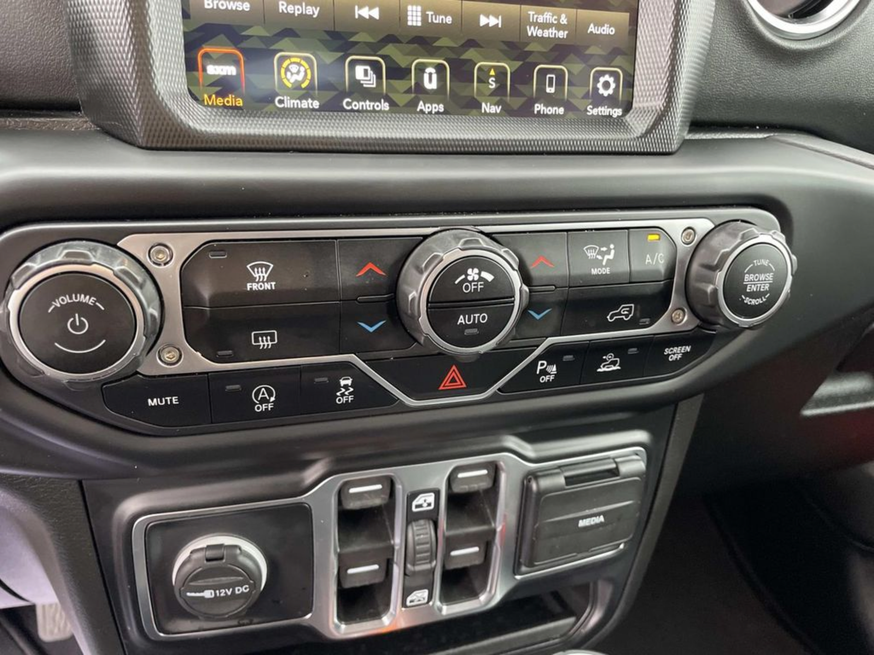 Used 2021 Jeep Gladiator Overland w/ Popular Equipment Package AWD/4WD image 27