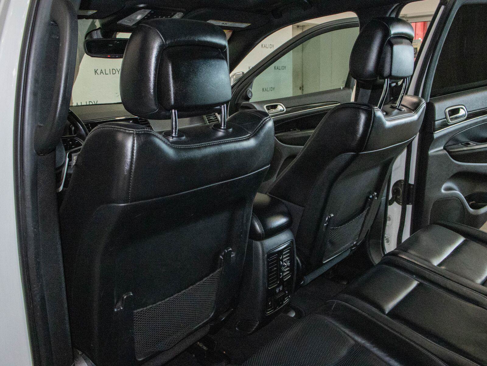 Used 2019 Jeep Grand Cherokee Limited w/ Luxury Group II RWD image 10