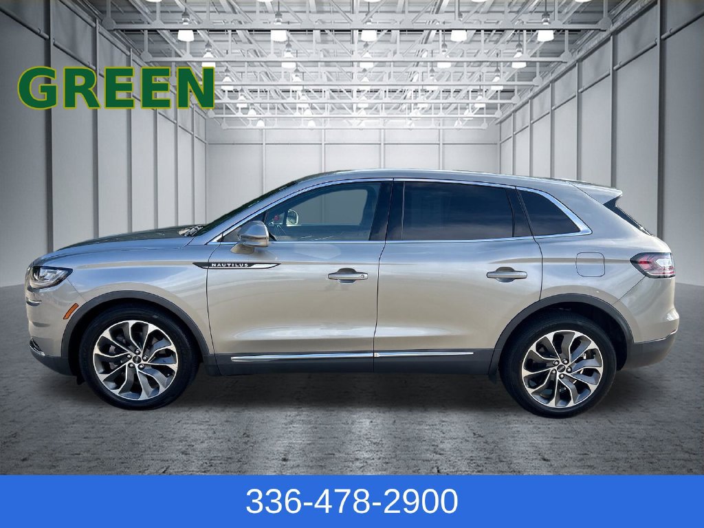 Used 2023 Lincoln Nautilus Reserve AWD/4WD image 2