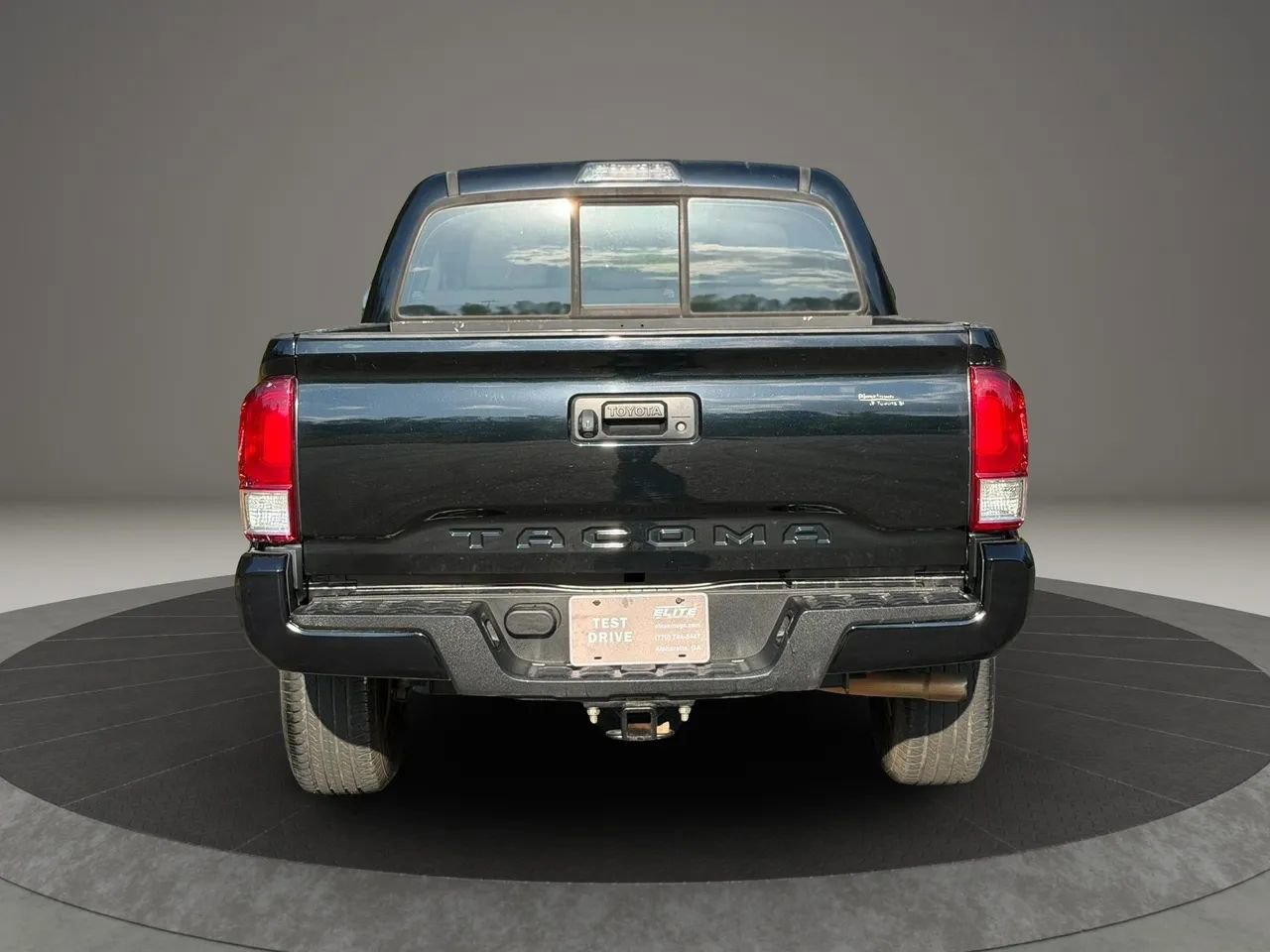 Used 2018 Toyota Tacoma SR w/ SR Convenience Package RWD image 5