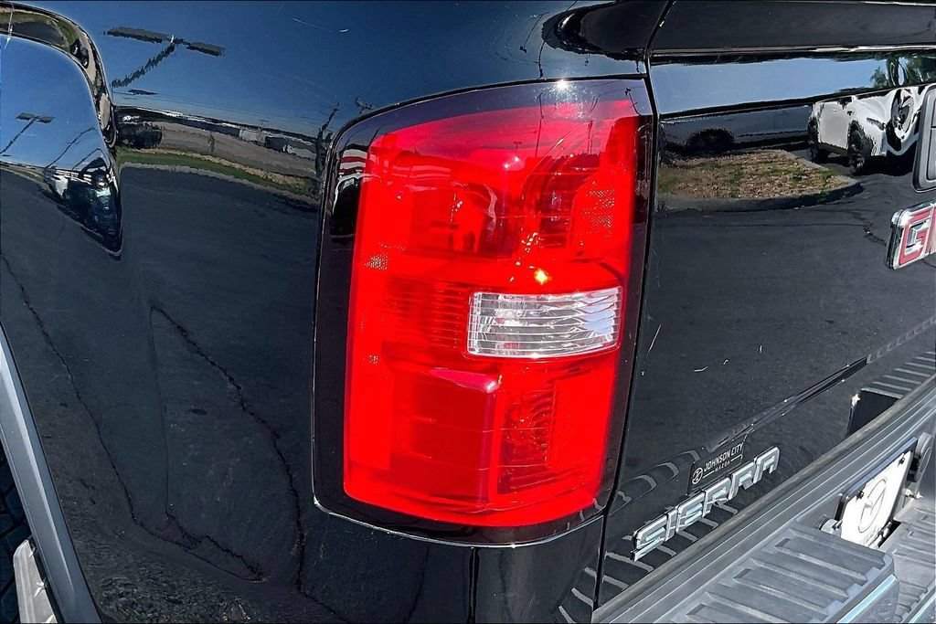 Used 2015 GMC Sierra 2500 SLT w/ Suspension Package, Off-Road RWD image 31