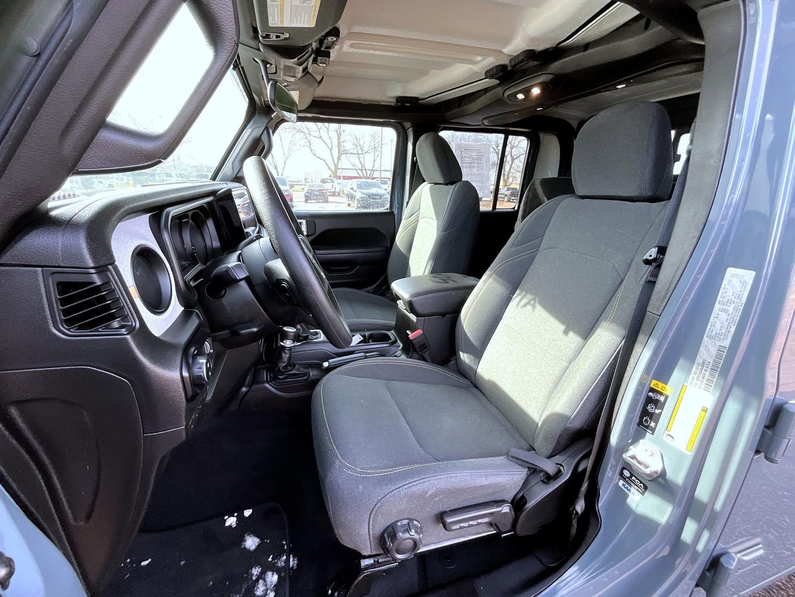 Used 2025 Jeep Gladiator Mojave AWD/4WD image 11