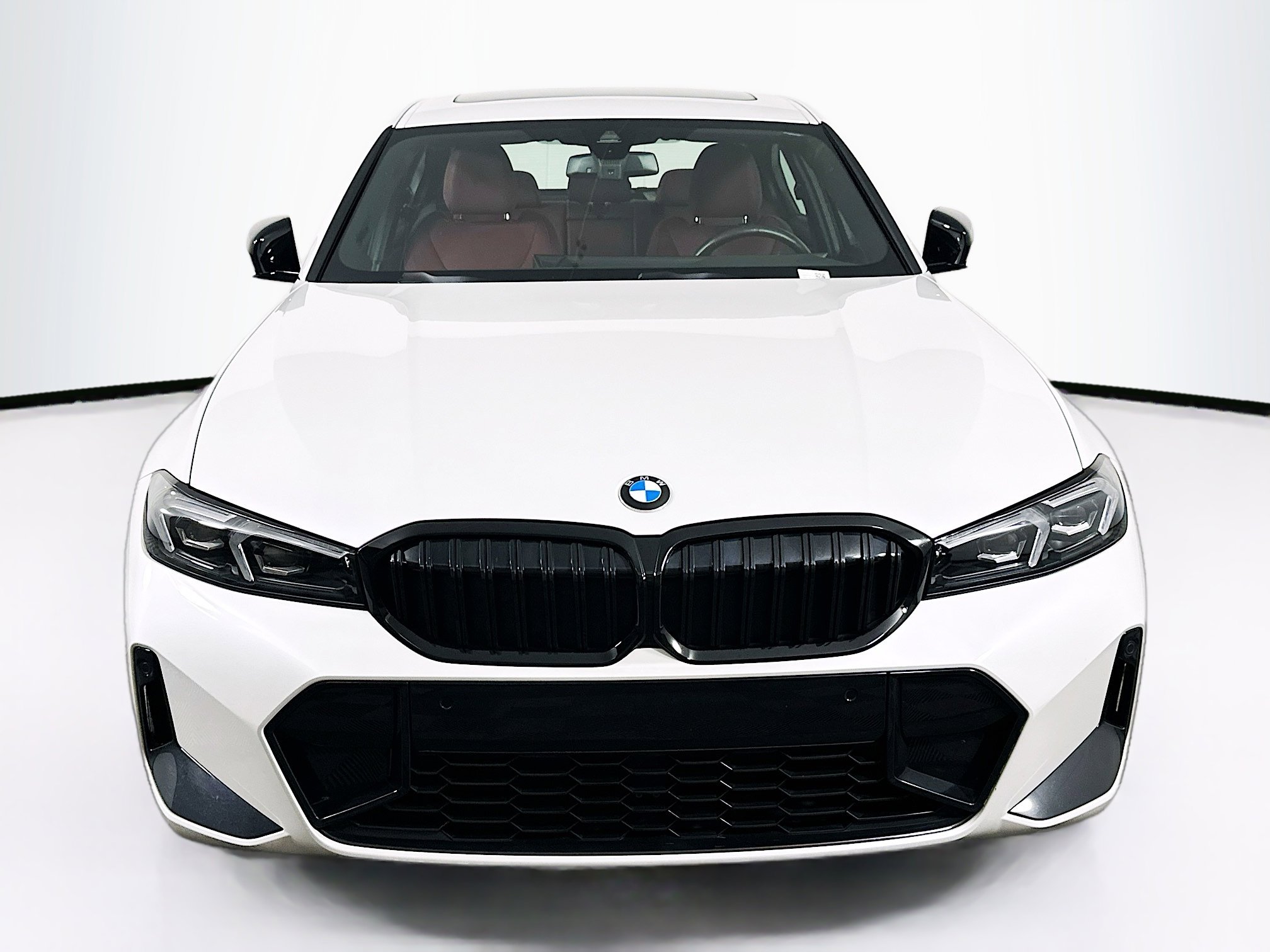 Used 2025 BMW 330i Sedan w/ M Sport Package RWD image 2