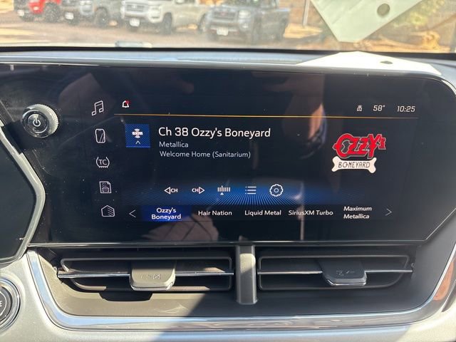 Used 2024 Chevrolet Trax LT w/ LT Convenience Package image 31