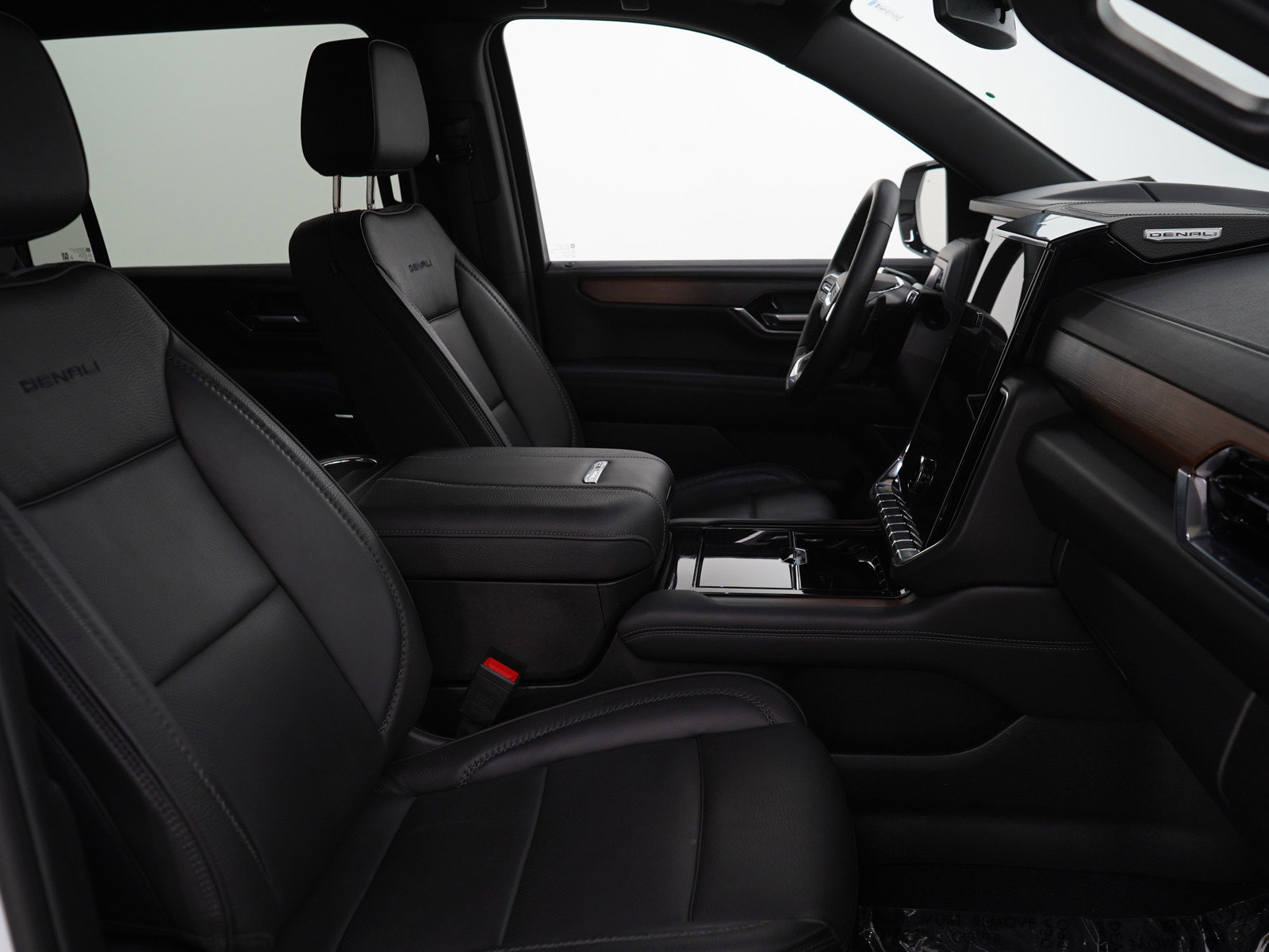 Used 2025 GMC Yukon XL Denali image 11