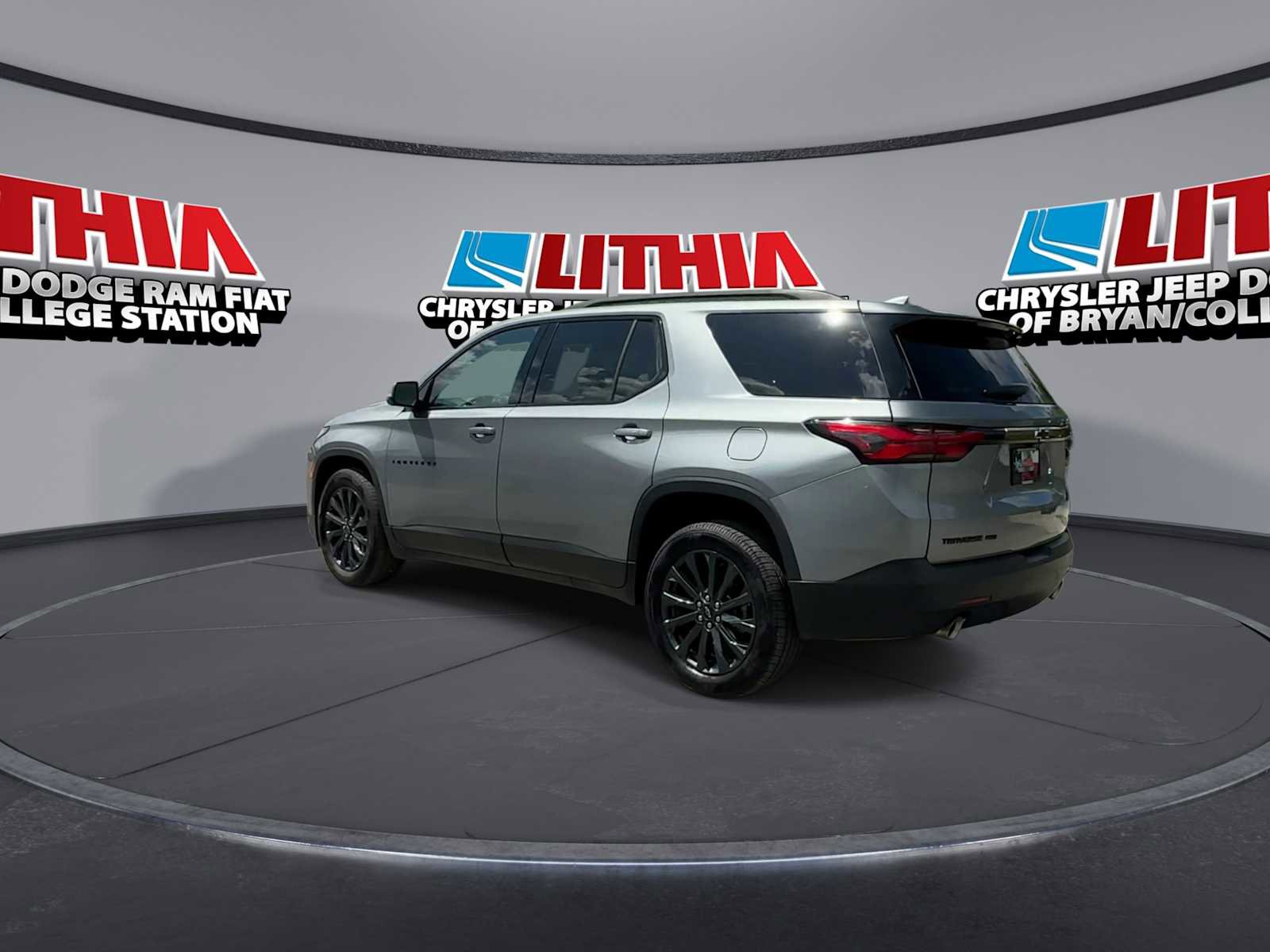 Used 2023 Chevrolet Traverse RS image 6