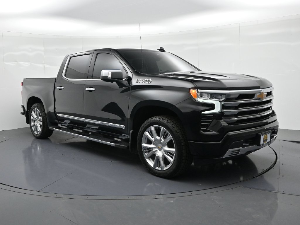 Used 2023 Chevrolet Silverado 1500 High Country w/ High Country Premium Package AWD/4WD image 4