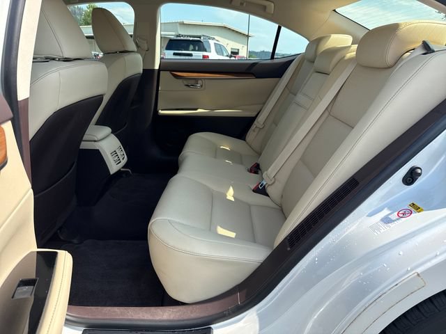 Used 2017 Lexus ES 300h w/ Navigation System Package FWD image 16