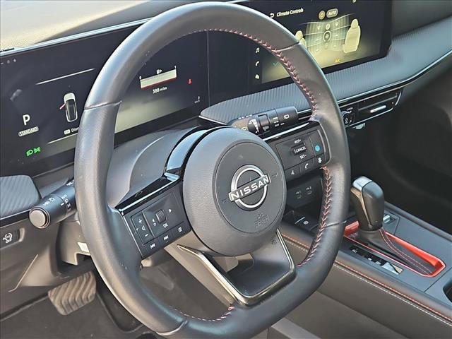 Used 2025 Nissan Kicks SR FWD image 9