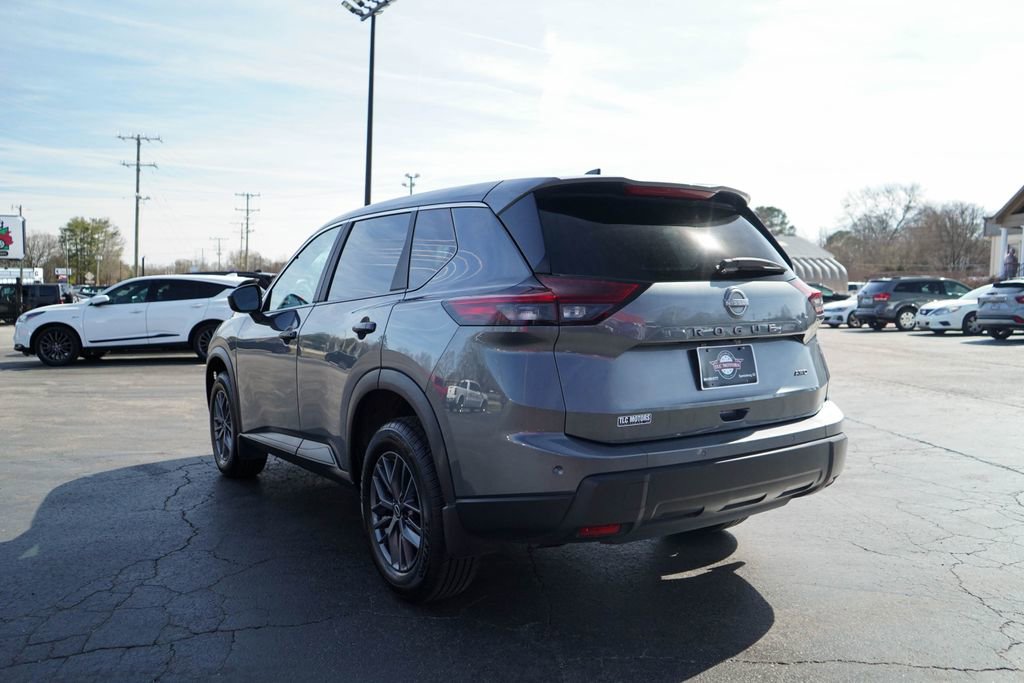 Used 2025 Nissan Rogue S image 3